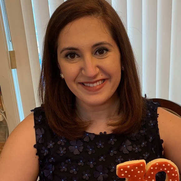 Meet your Posher, Léa - Picture 1 of 1